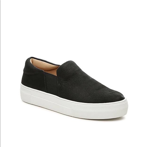Vince Camuto Shoes - 🌟NWT🌟 Vince Camuto fp kaylinn Slip On sneaker